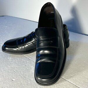 Bass SZ 10.5 Black leather modern penny loafers wardrobe formal career casual